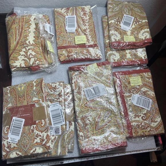 Maison d’Hermine Kashmir Paisley Kitchen & Dining Bundle – 18 Piece Set.